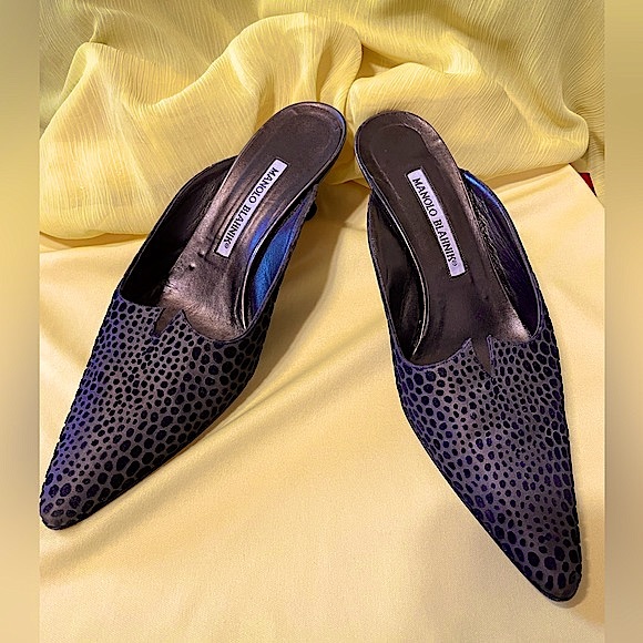 Manolo Blahnik Brown Satin and Velvet black Dots mules - Picture 6 of 13